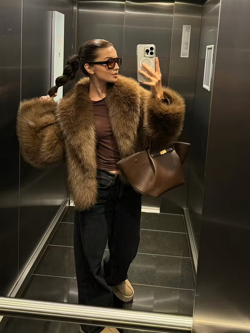 Kylie - Pelliccia Crop marrone, icona trend 2025